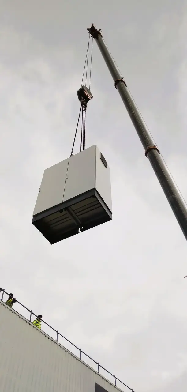 Levage manutention Grutage armoires électrique en toiture